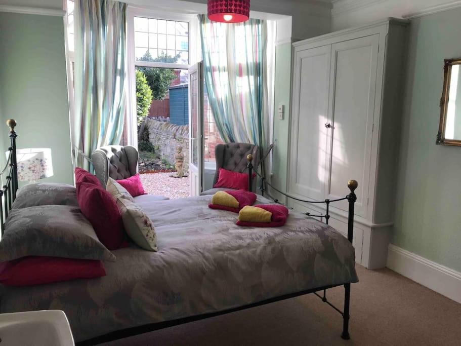 Brook Lodge Garden Flat Суонидж Экстерьер фото